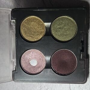 MAC Eyeshadow Quad Palette in LE Shade | THUNDER EYES | Now Discontinued.
